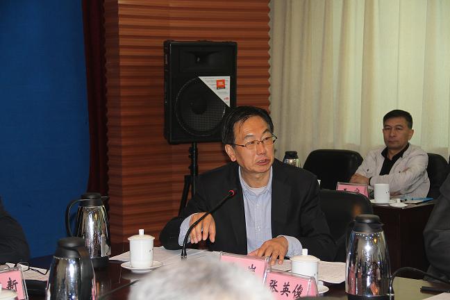 自治區(qū)國稅局黨組成員、副局長徐巖講話.JPG
