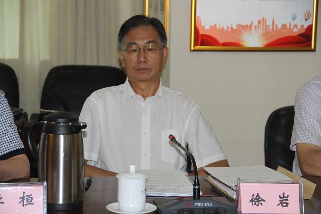自治區(qū)國(guó)稅局黨組成員、副局長(zhǎng)徐巖.JPG